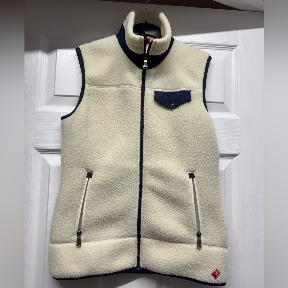 Eastern Mountain Sports Cream Sherpa Vest with Navy Accents, Size: XS